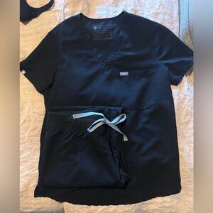 Black Figs Scrub Set | Black